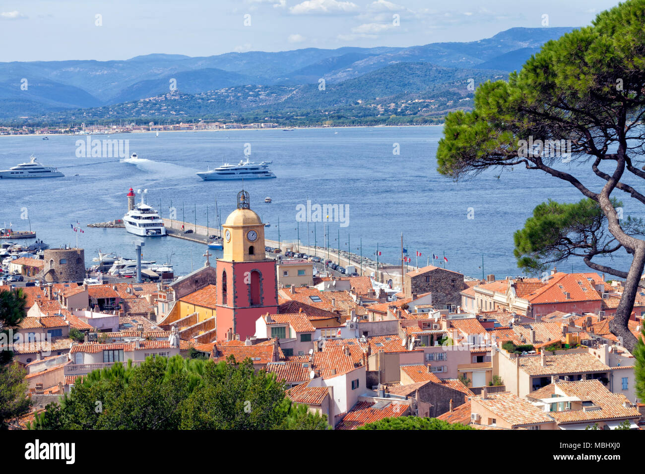 Panoramic view of Saint Tropez, Mediterranean chic fishing village in ...