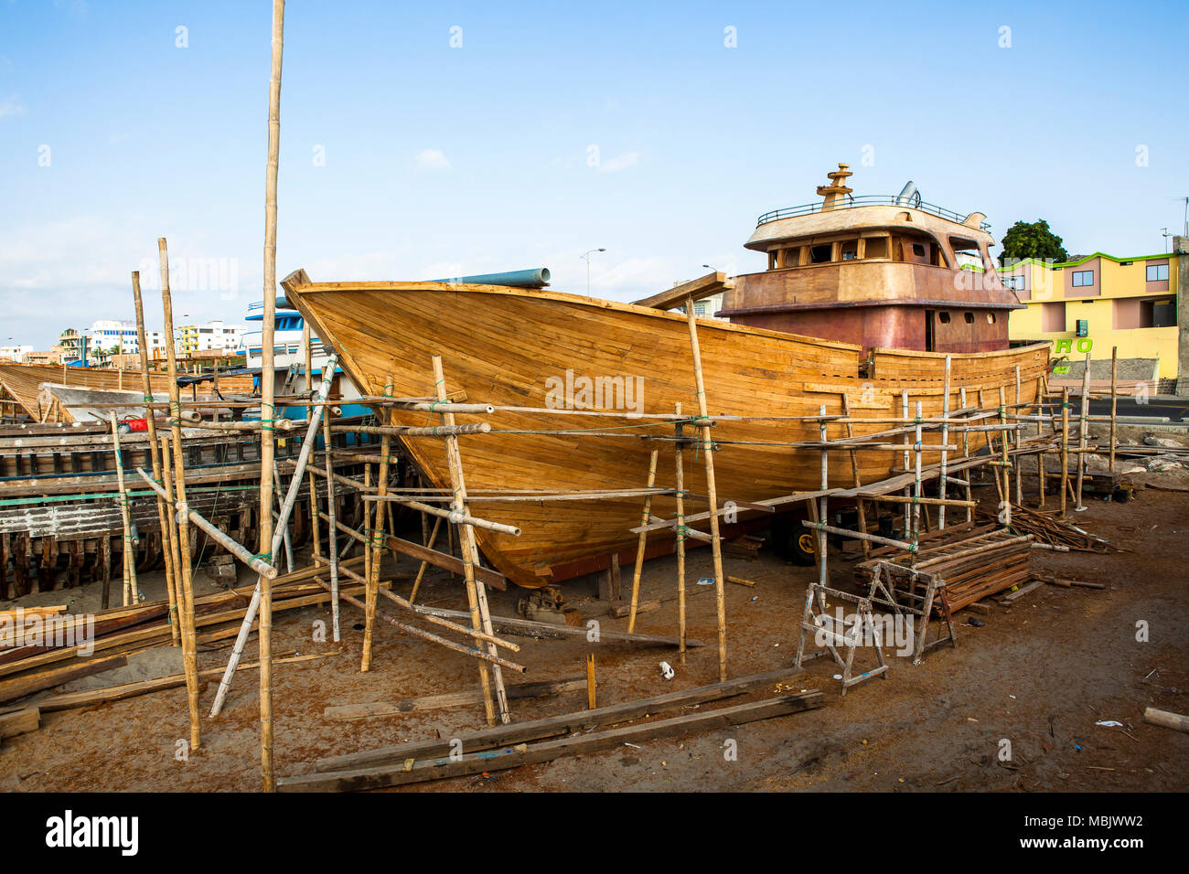 Wooden construction of yacht boat, craft shipyard Stock Photo - Alamy