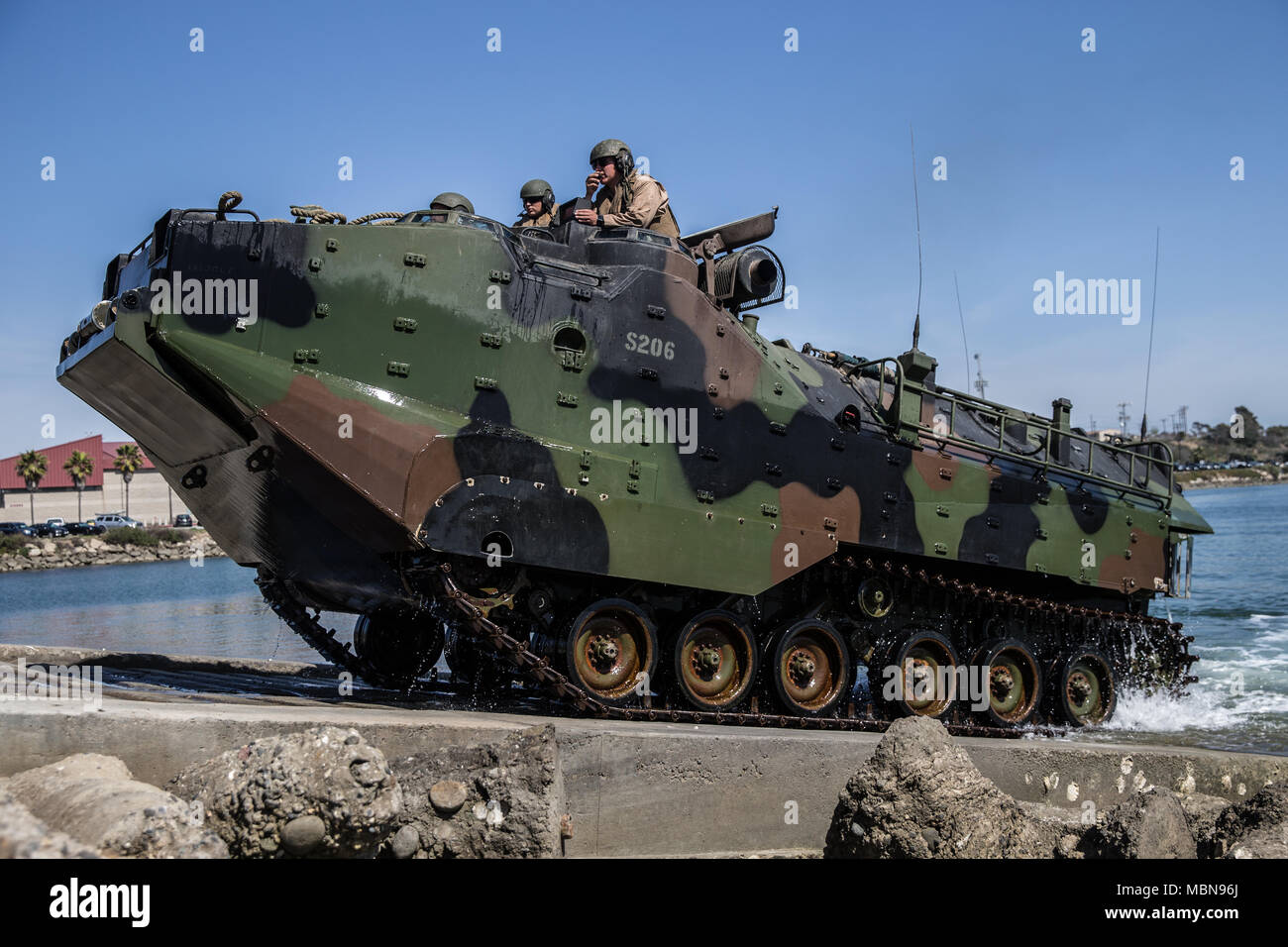 U.S. Marines with the Assault Amphibian School, recover an AAV-P7/A1 on Camp Pendleton, Calif., April 9, 2018. During the training, Class 6-18 learned how to drive and operate an AAV-P7/A1, and how to recover the vehicle after amphibious operations. (U.S. Marine Corps photo by Lance Cpl. Dalton Swanbeck) Stock Photo