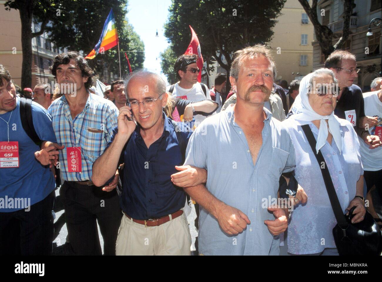protest against the international G8 summit in Genoa (Italy), July 2001; Vittorio Agnoletto, spokesman of Social Forum and Josè Bovè, leader of french Confédération Paysanne and Via Campesina Stock Photo