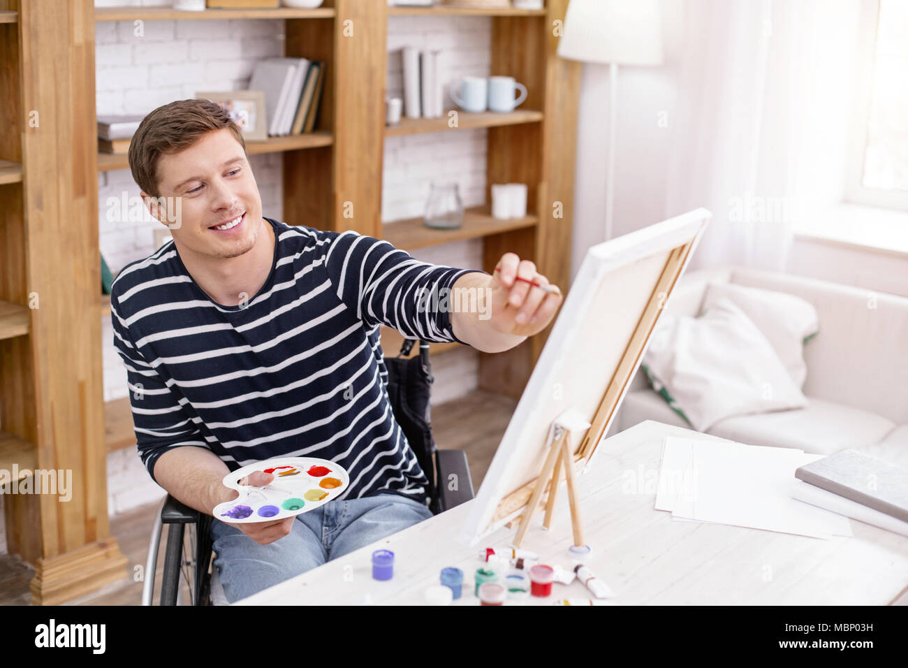 Disabled artist painting hi-res stock photography and images - Alamy