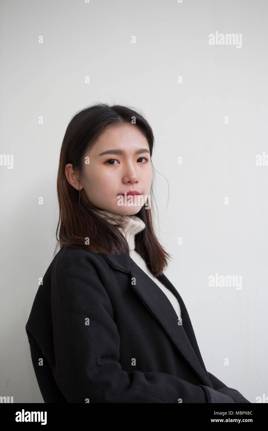 Single cute young woman hi-res stock photography and images - Alamy
