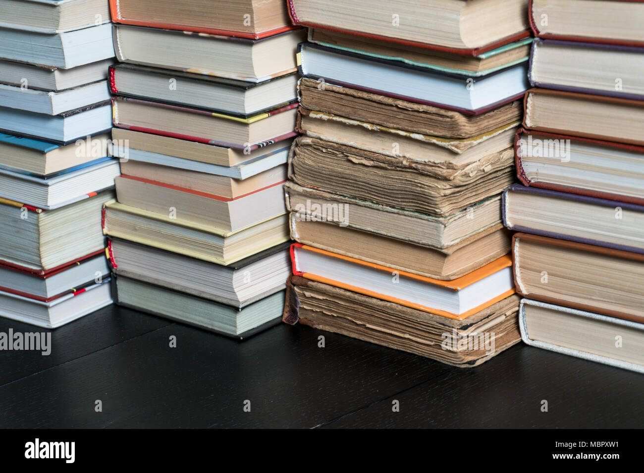 Many books in a bookstore or library Stock Photo Alamy
