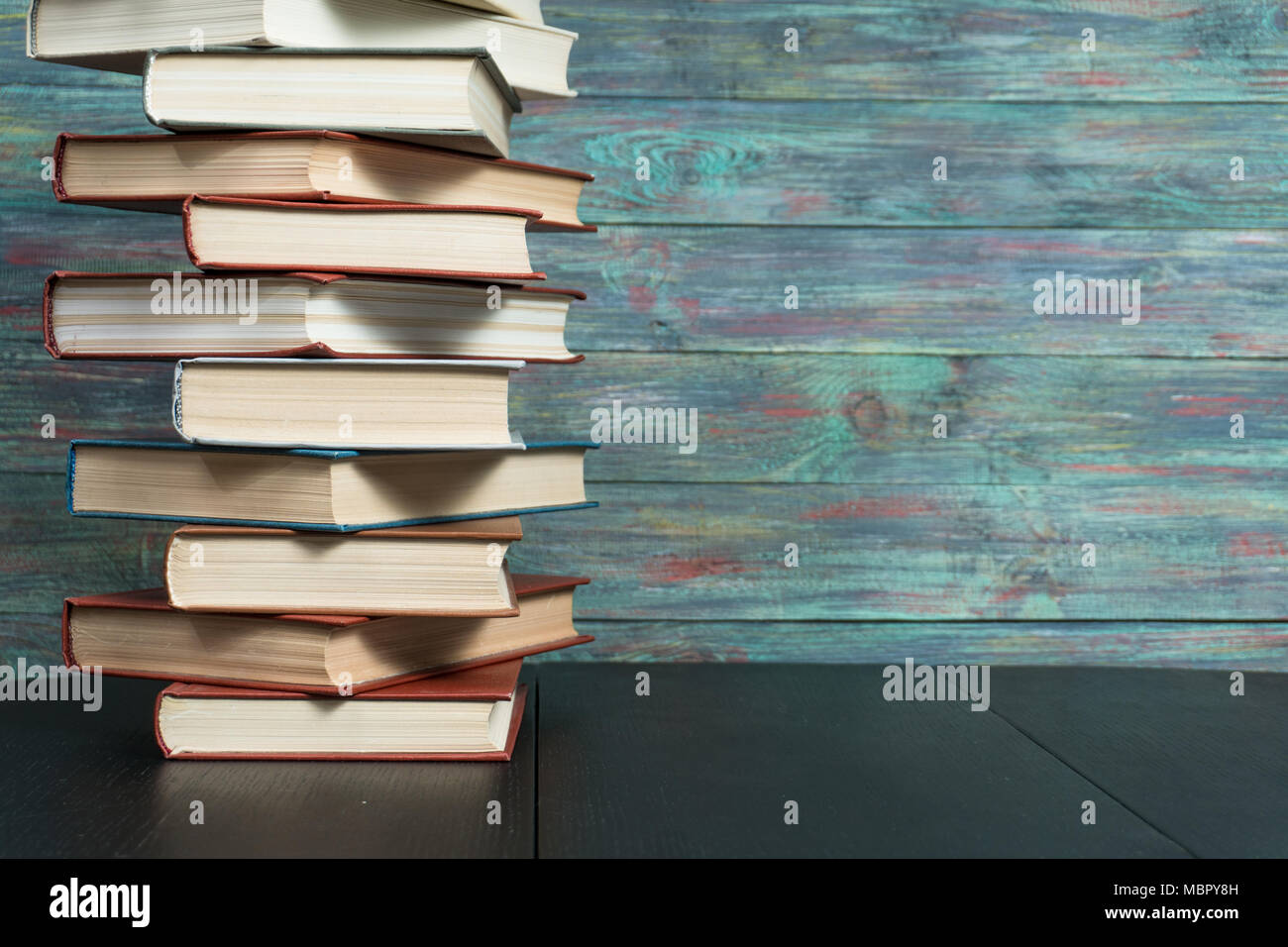 Many books in a bookstore or library Stock Photo Alamy