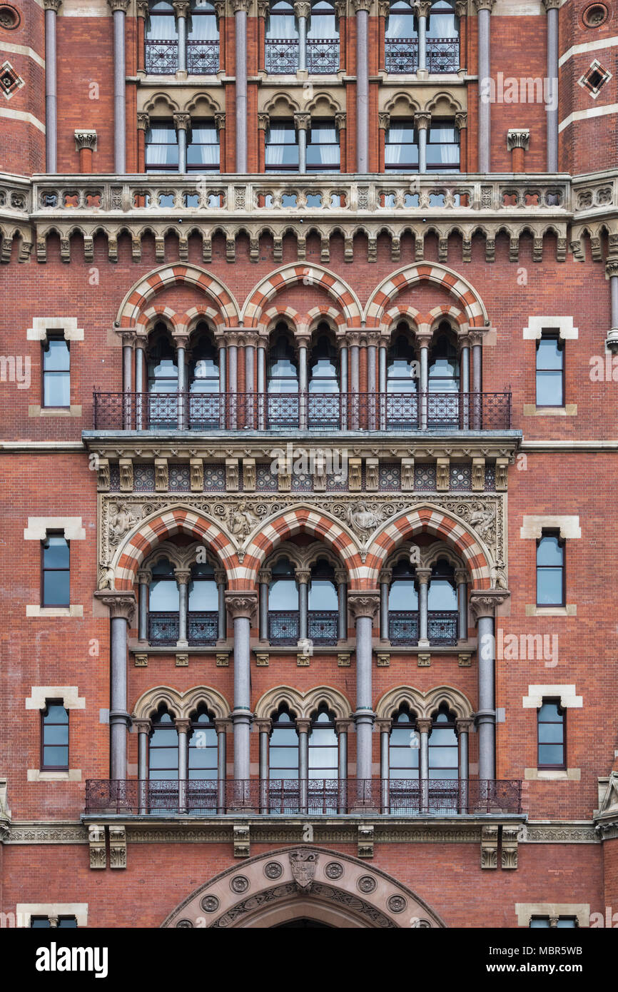 St. Pancras railway station and St. Pancras Renaissance London Hotel building architecture. London. UK Stock Photo