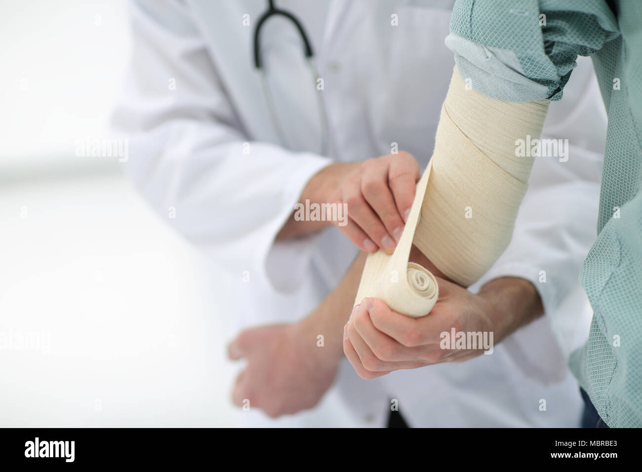 closeup.doctor applying elastic bandage Stock Photo Alamy