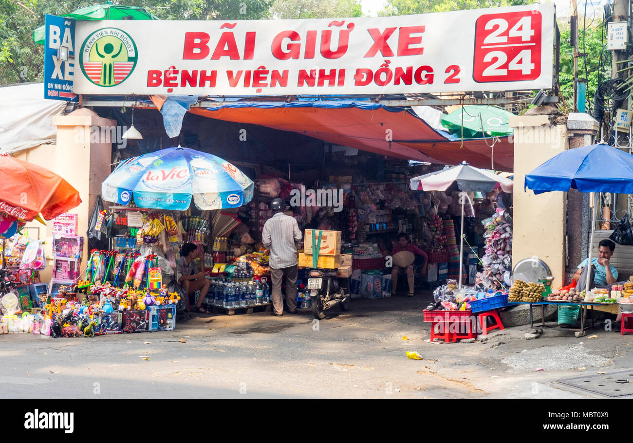 Stalls Selling Toys At The Entrance To Benh Vien Nhi Dong 2 Children S Hospital 2 In Ho Chi Minh City Vietnam Stock Photo Alamy Stalls Selling Toys At The Entrance To Benh Vien Nhi Dong 2 Children S Hospital 2 In Ho Chi Minh City Vietnam Stock Photo Alamy
