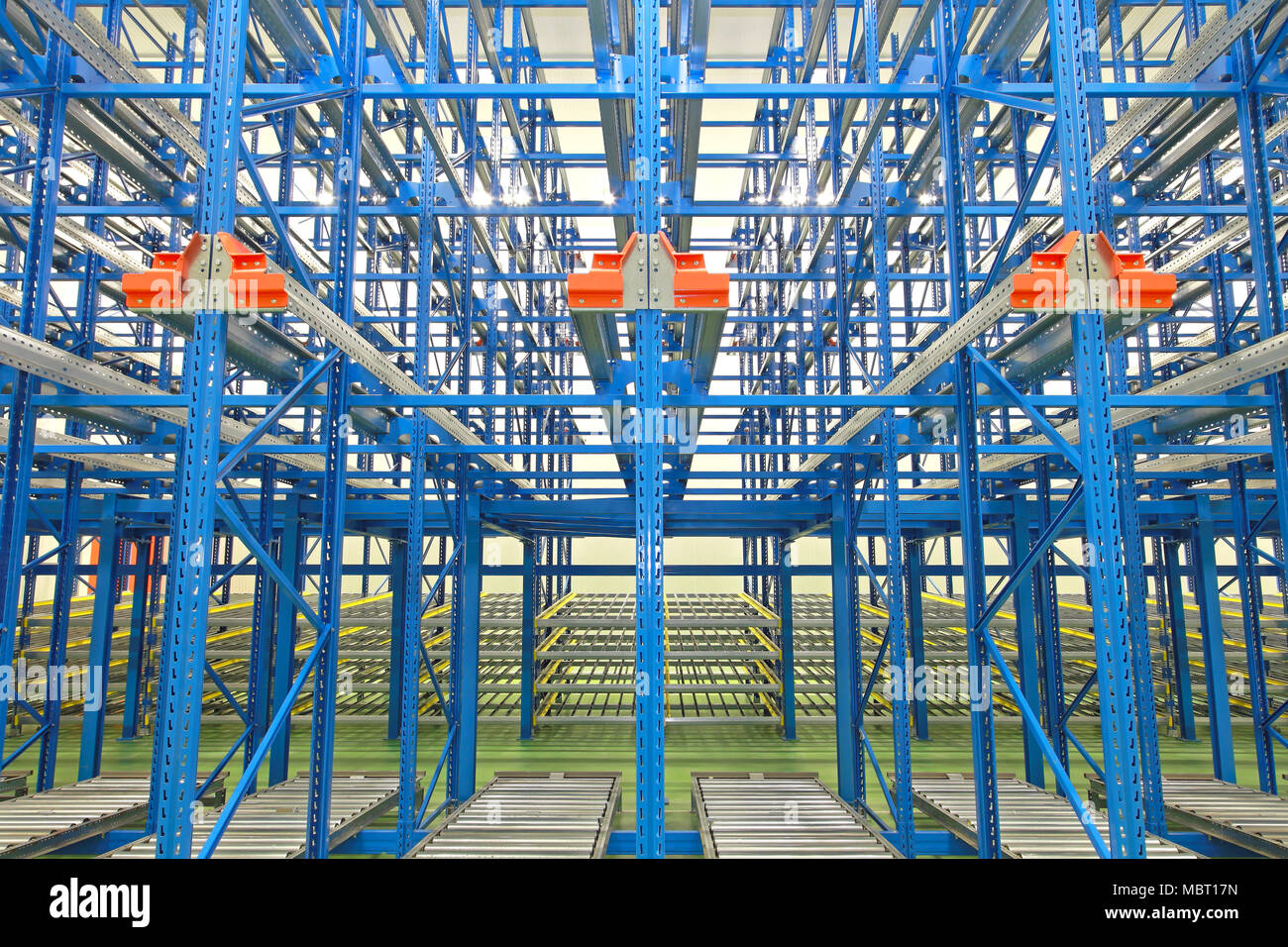 Dynamic Gravity Storage With Conveyer Rollers in Warehouse Stock Photo ...