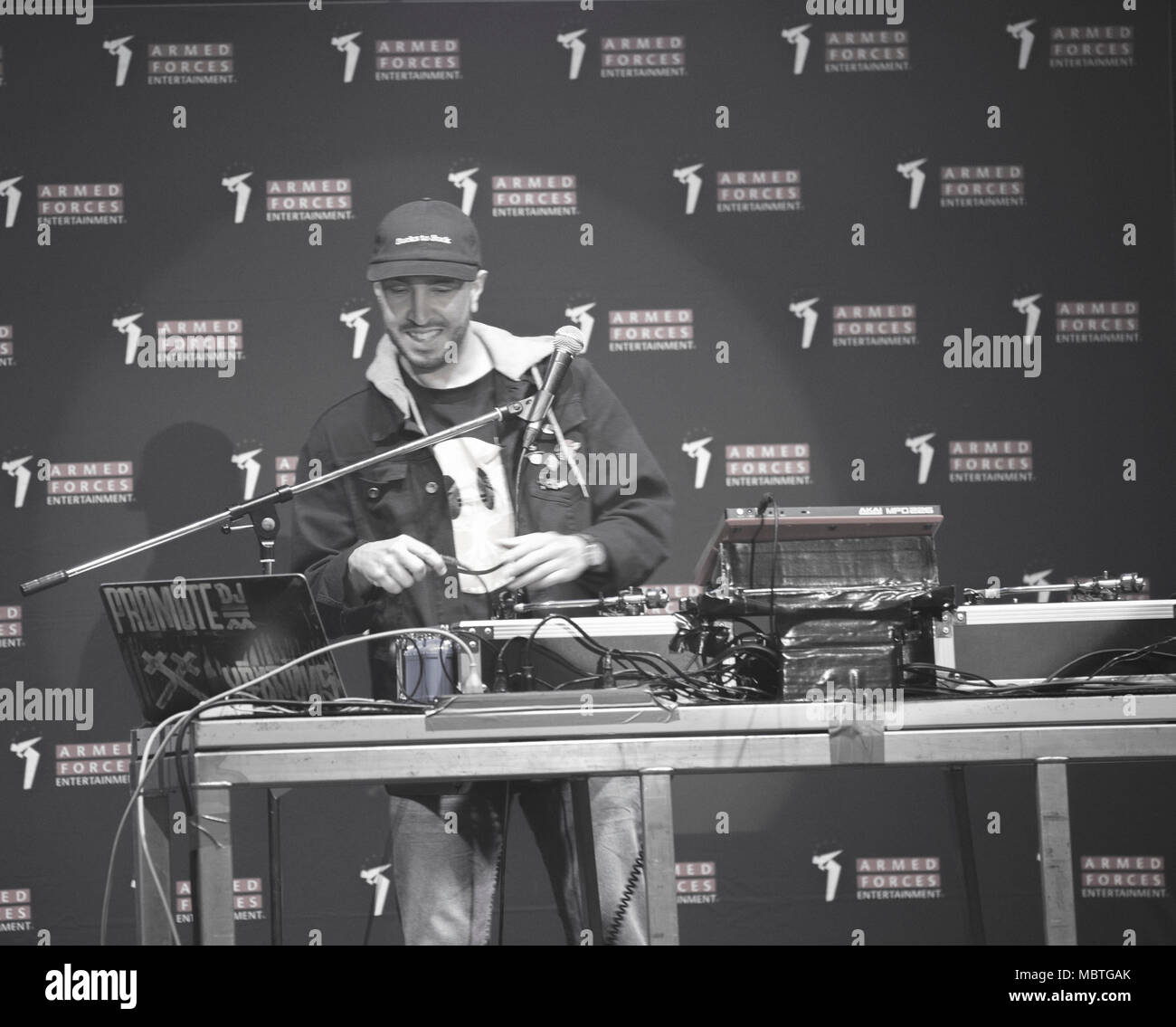 Dj Promote High Resolution Stock Photography And Images Alamy