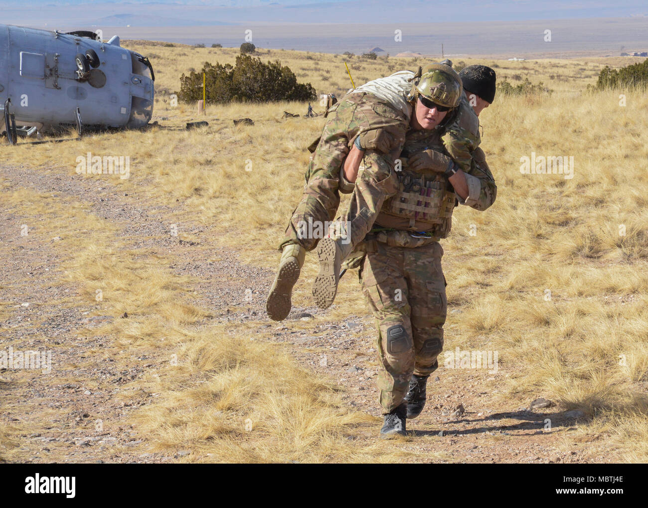 Students from the USAF Pararescue School load patients for aeromedical ...