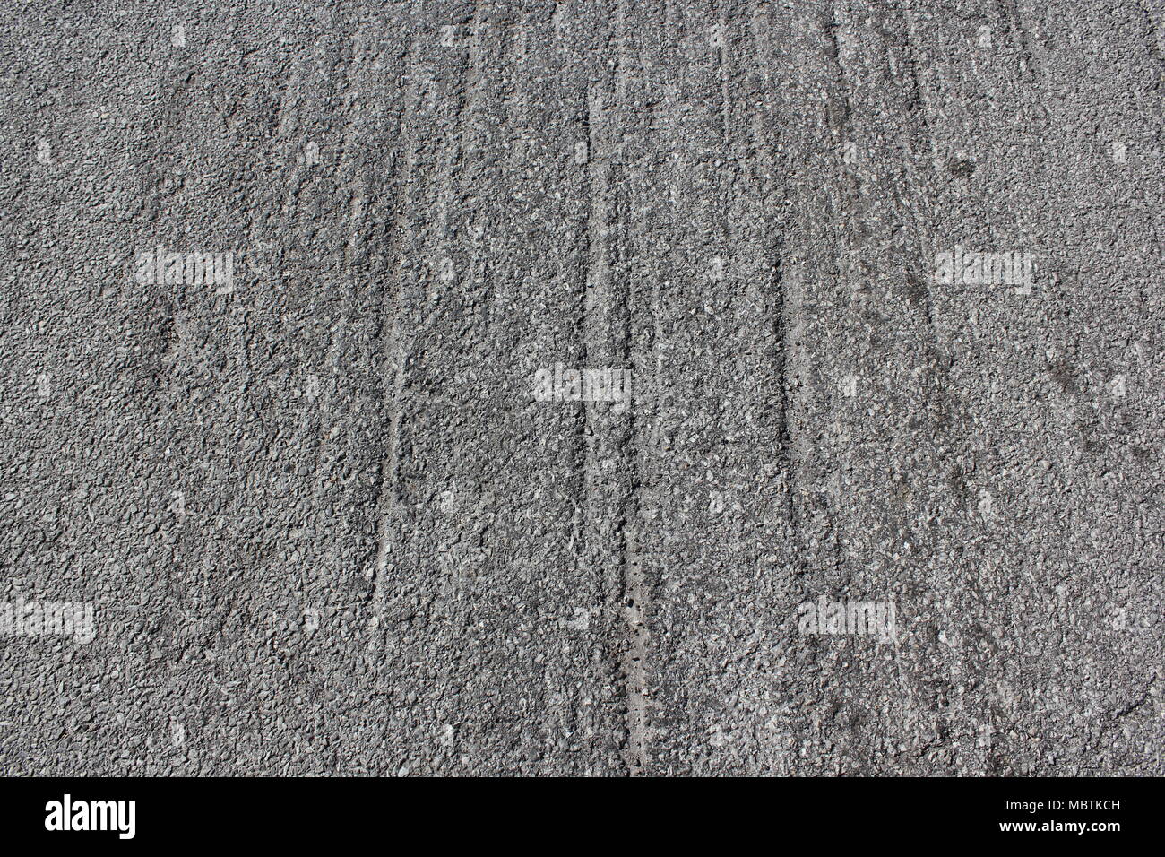 Scrapes and gouges from cars crashing into a huge Chicago residential ...