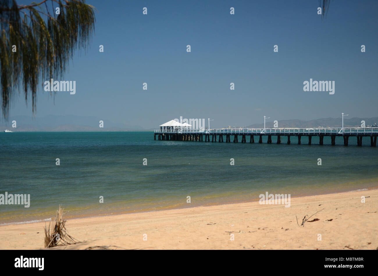 Picnic Bay, Island, QLD Stock Photo Alamy