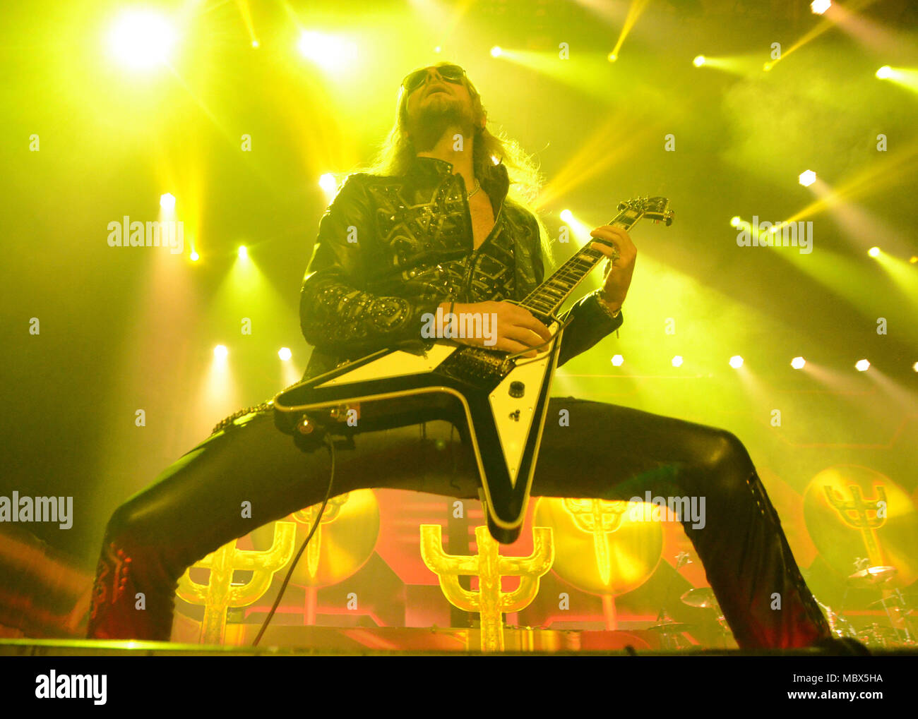 Green Bay, Wisconsin, USA. 5th Apr, 2018. Guitarist Richie Faulkner of