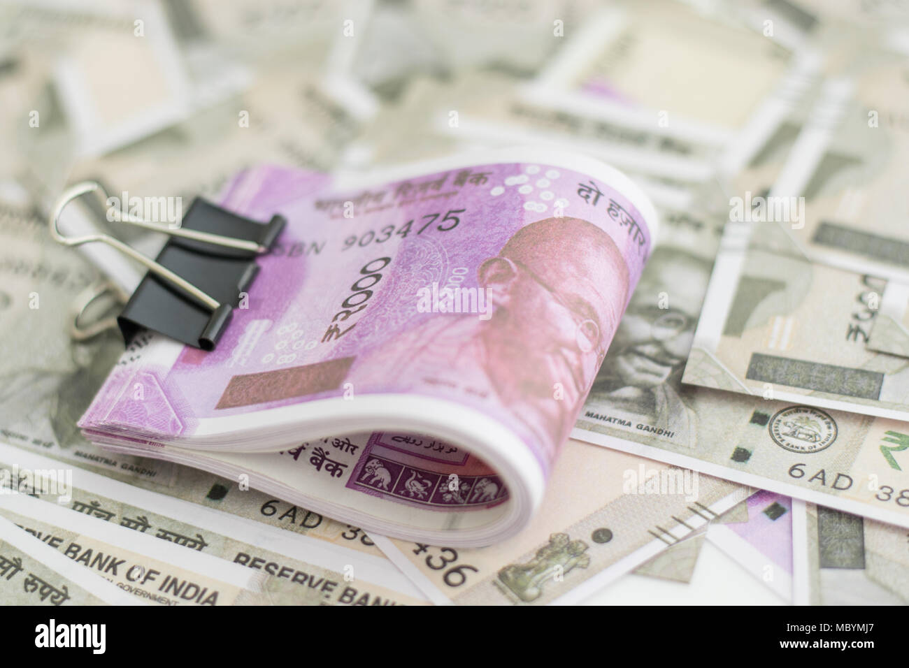 Indian 500 rupee note hi-res stock photography and images - Alamy