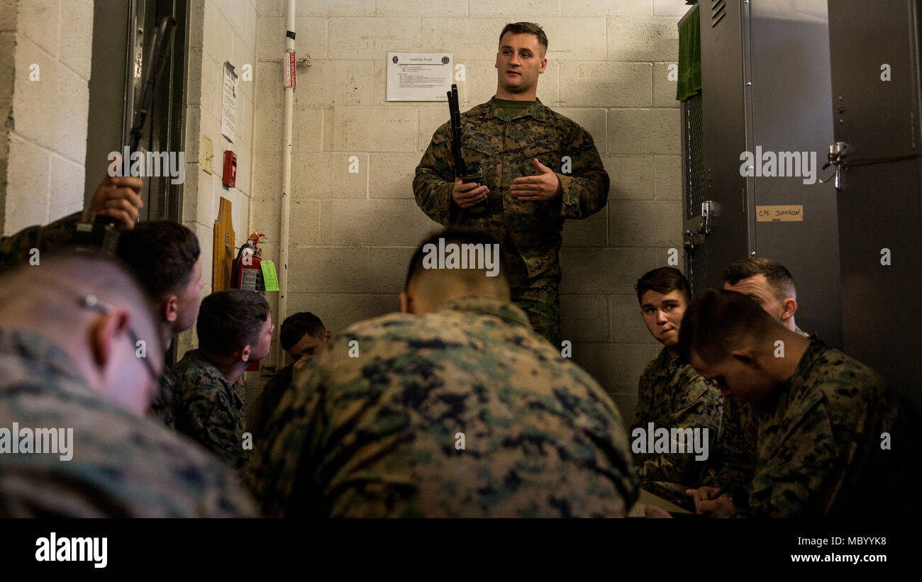 An prc 152 radio hi-res stock photography and images - Alamy