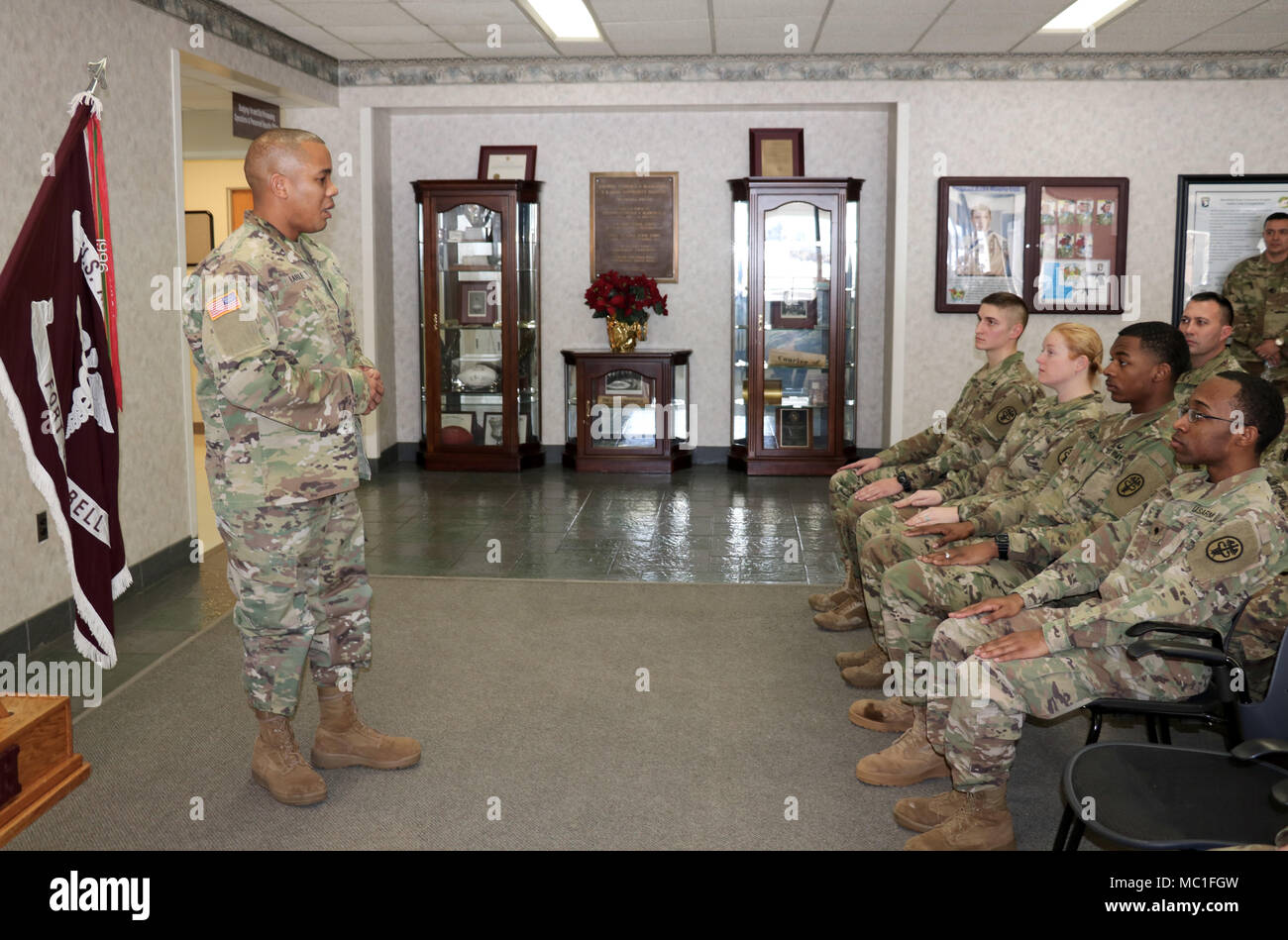 why is it important to be in the right uniform in the army dress and appearance essay