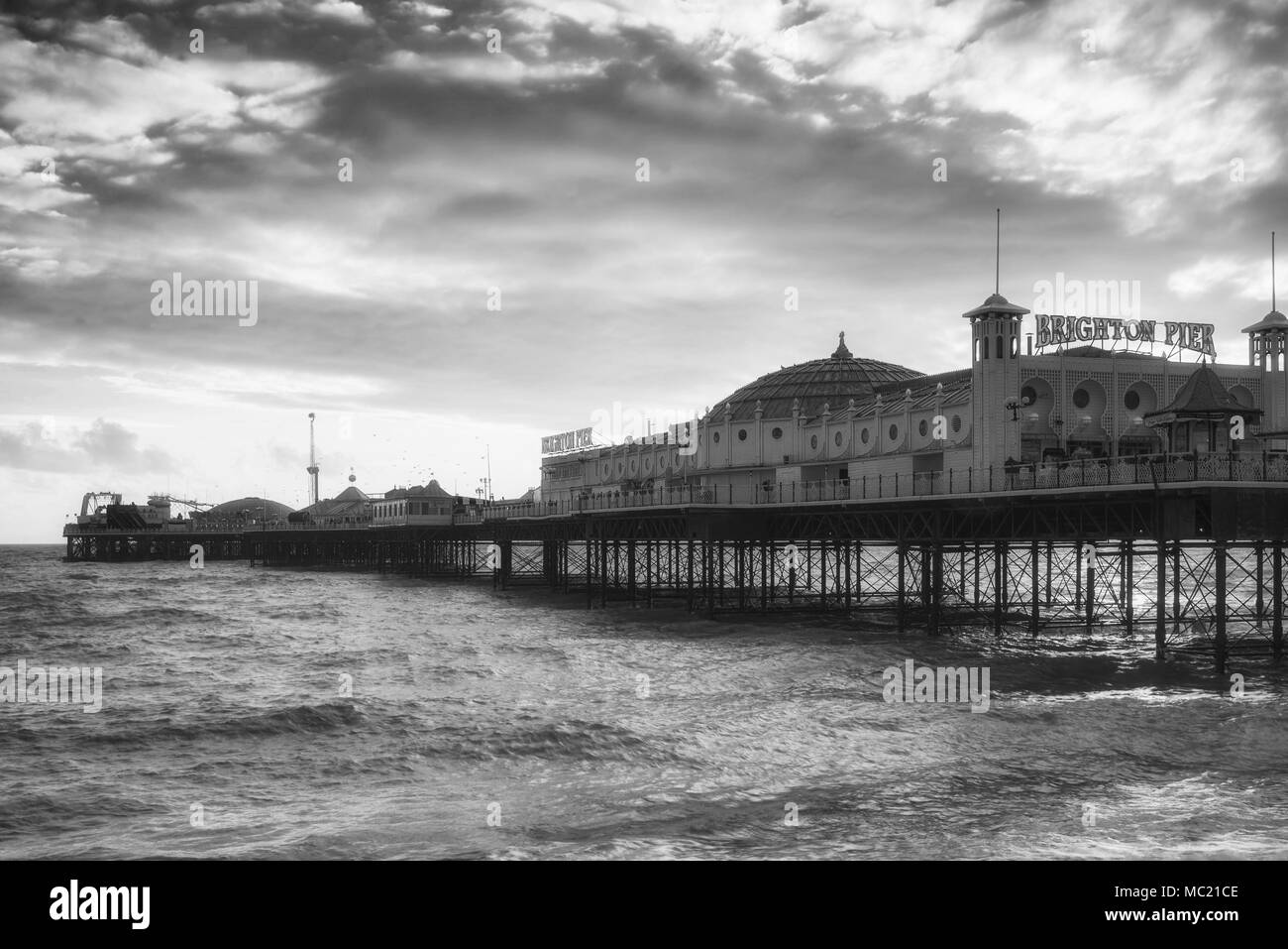 Brighton uk pier beach ocean Black and White Stock Photos & Images - Alamy
