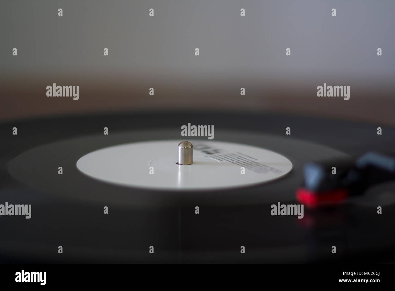 Retro Record Player Needle on a Spinning Vinyl Stock Photo Alamy