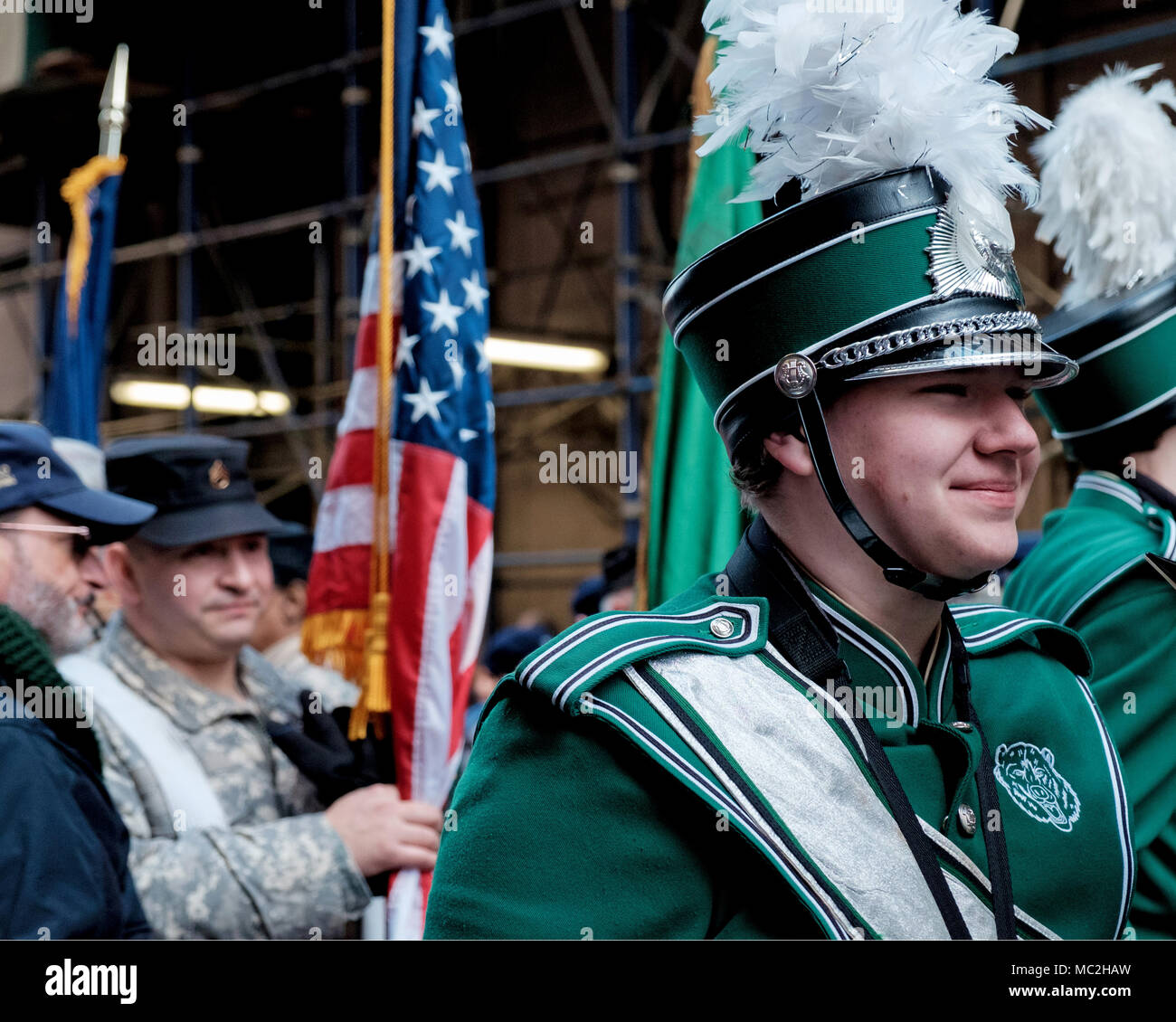 who marches in the nyc st patricks day parade