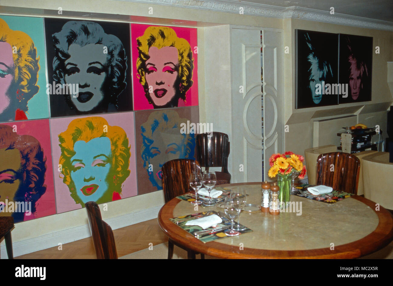 Der Druck 'Marilyn Monroe' von Andy Warhol im Haus von Gunter Sachs. Andy Warhol's print 'Marilyn Monroe' at the house of Gunter Sachs. Stock Photo