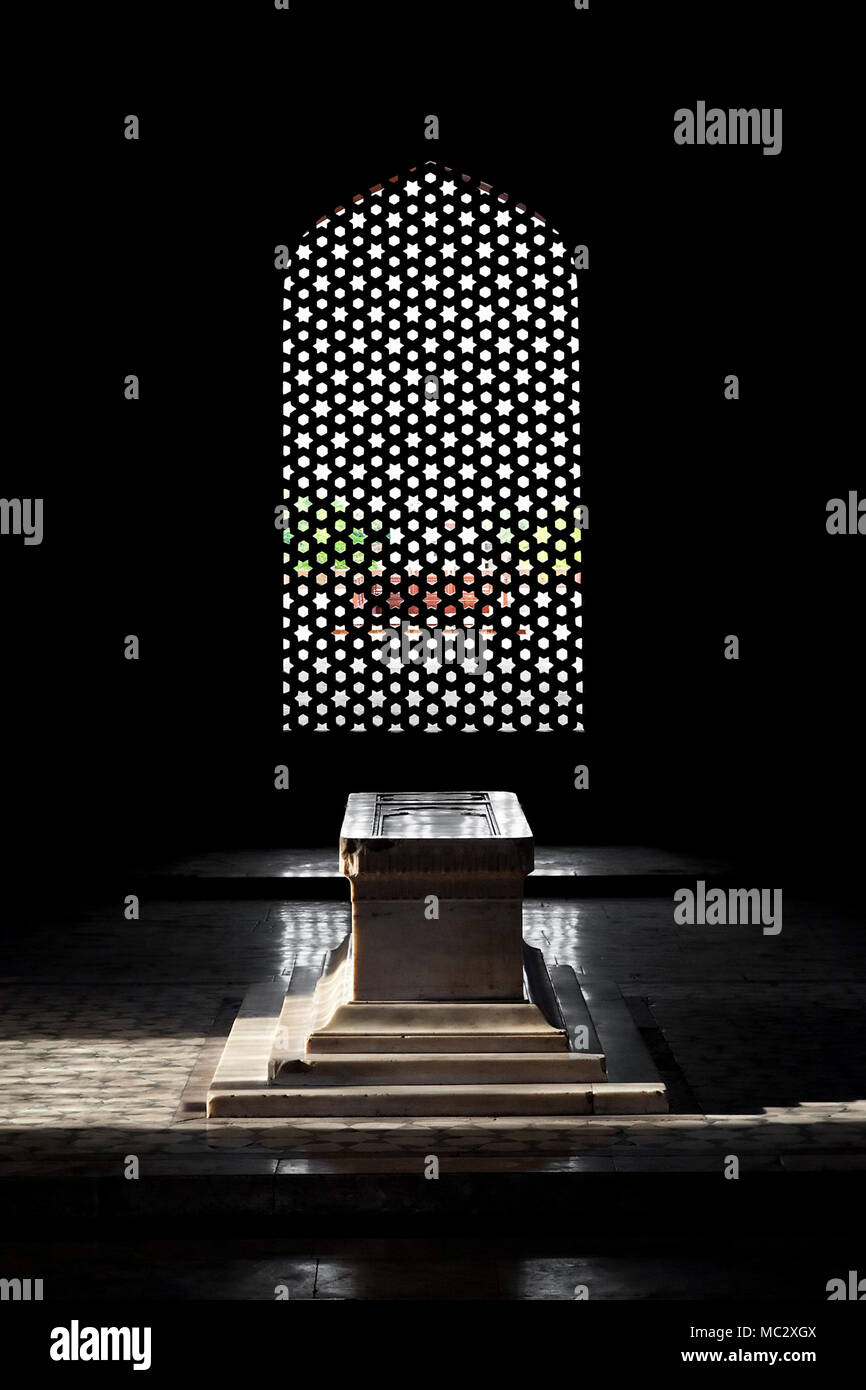Design inside the tomb hi-res stock photography and images - Alamy
