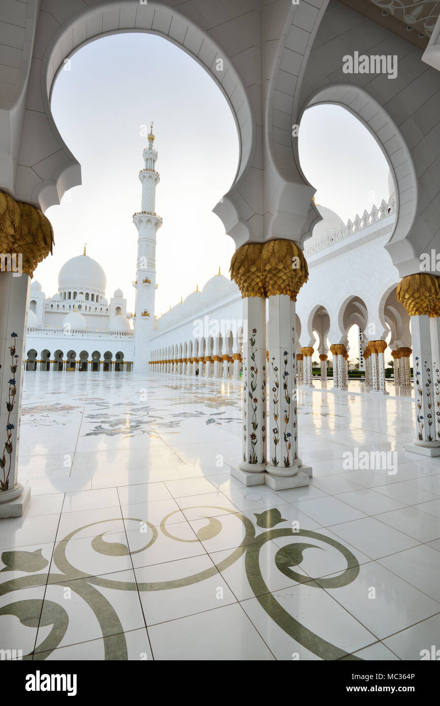 Sheikh Zayed Grand Mosque in Abu Dhabi Stock Photo