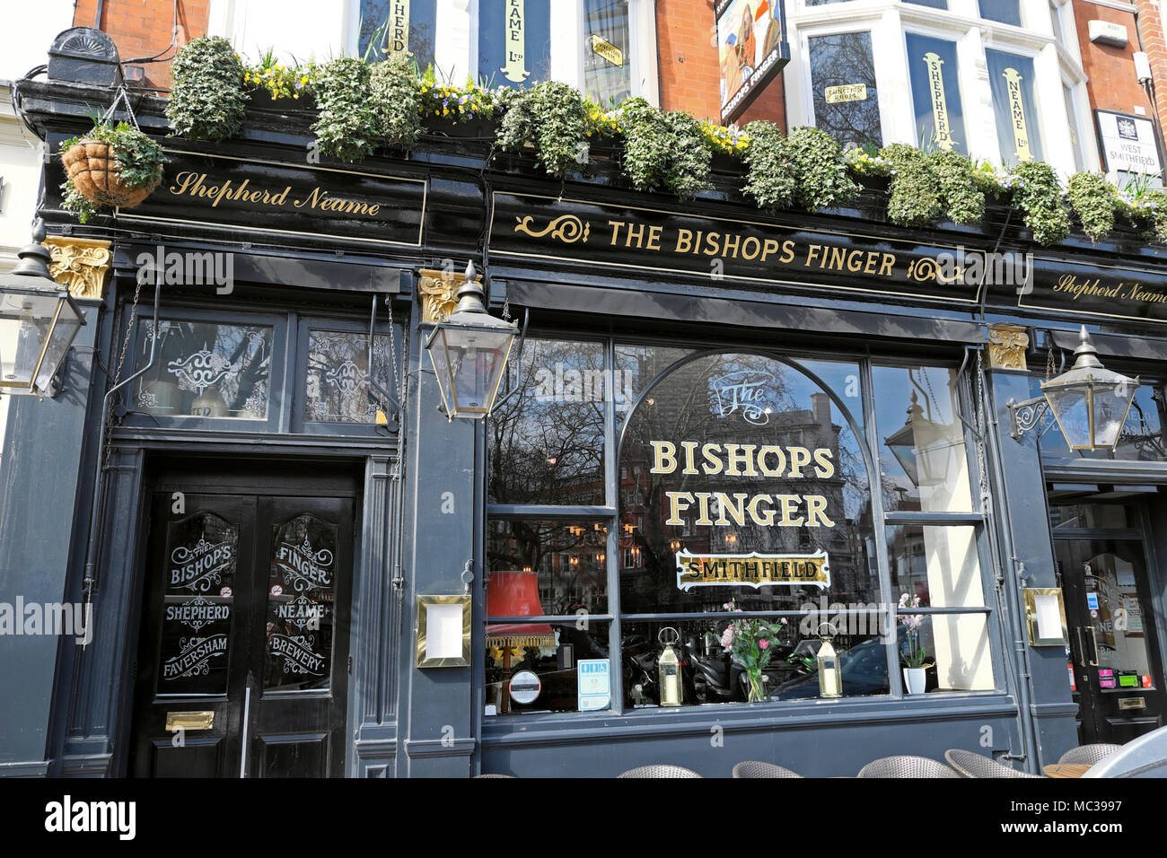 The Bishops Finger pub exterior W Smithfield in the City of London EC1 England UK  KATHY DEWITT Stock Photo