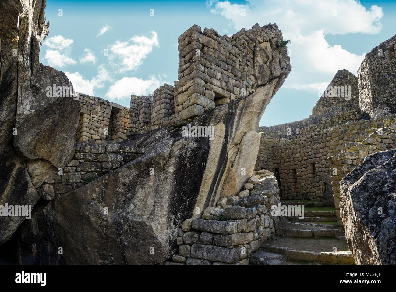 Machu picchu ruins hi-res stock photography and images - Alamy