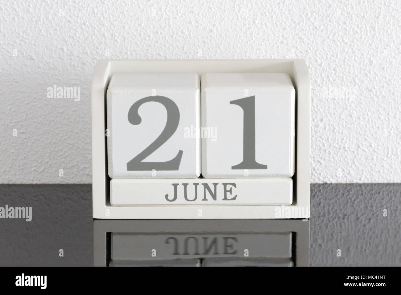 June 21 date on calendar hi-res stock photography and images - Alamy