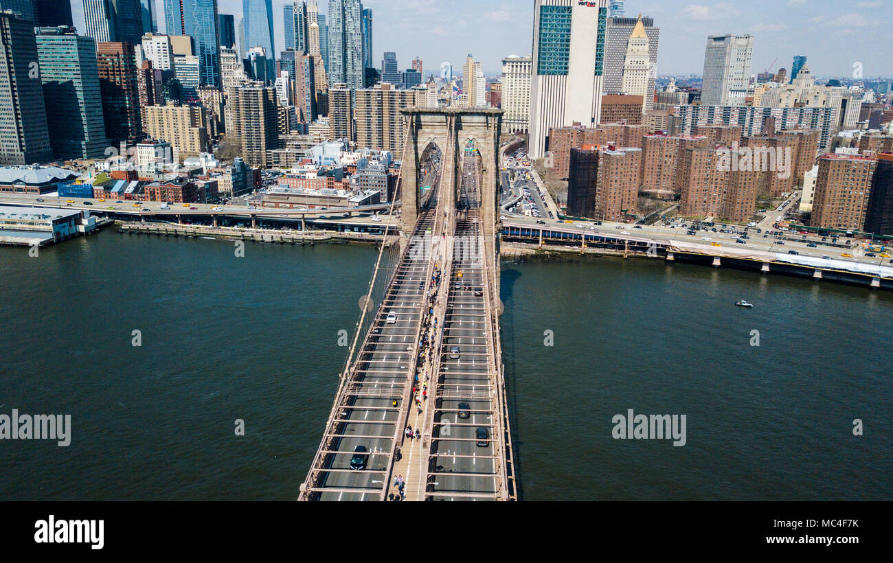 The The Brooklyn Bridge into Manhattan, New York City, USA Stock Photo
