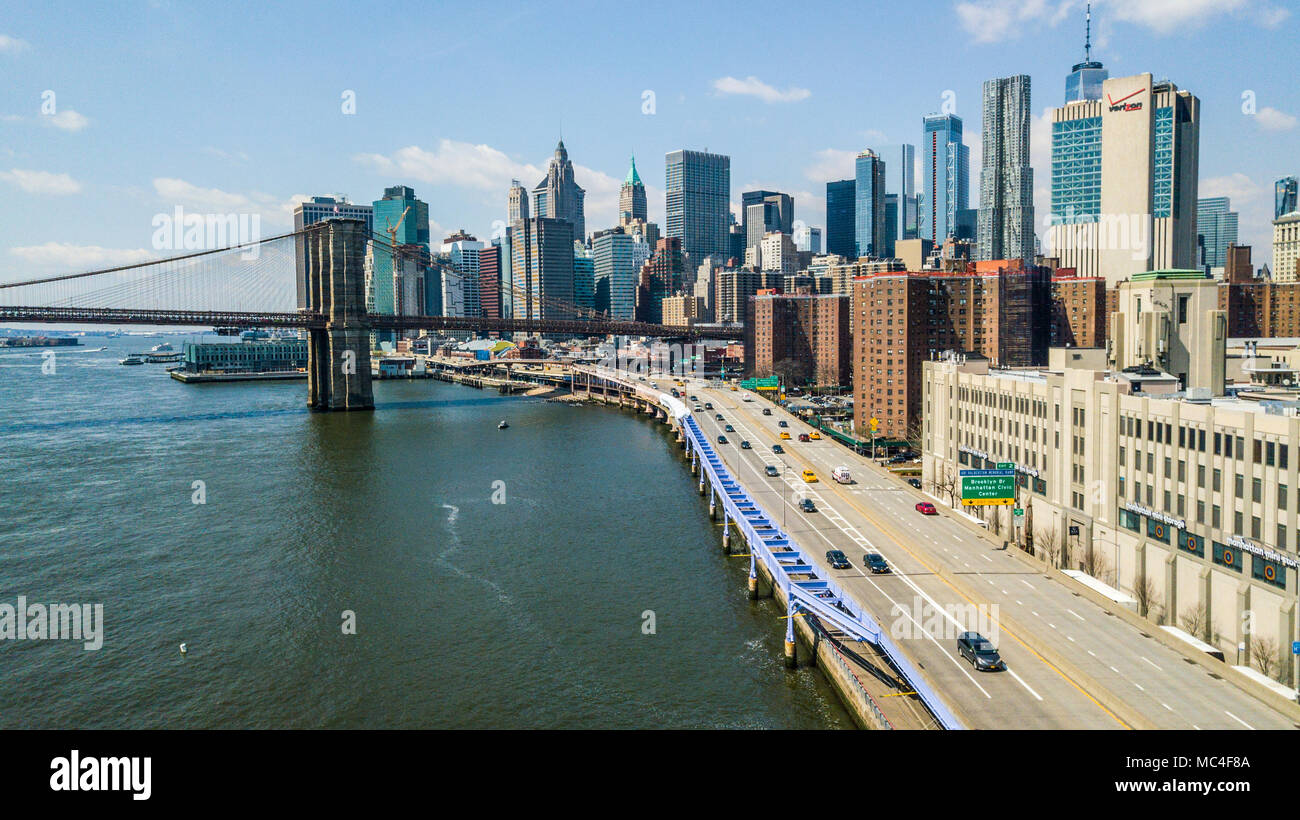 FDR Drive, the Brooklyn Bridge and Downtown Manhattan skyline, New York City, USA Stock Photo