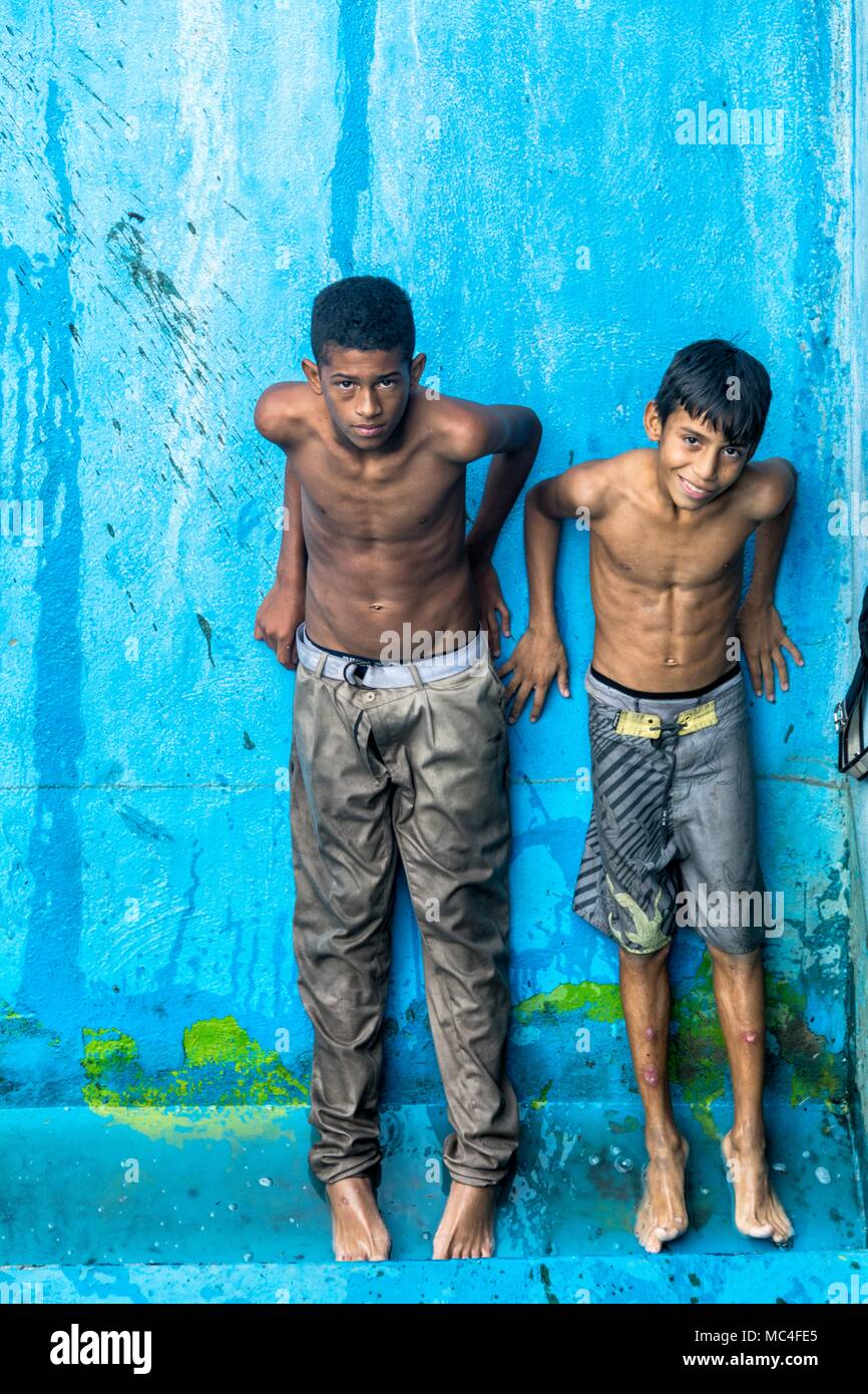 Produtos da categoria Men's Cargo Pants à venda no Caracas