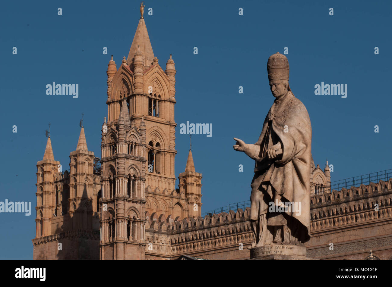 Statues of the Cathedral Stock Photo Alamy