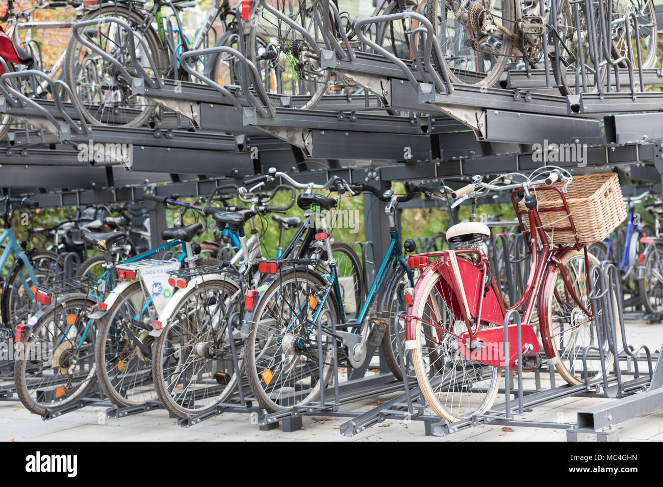 Fahrradabstellanlage an der U-Bahn-Haltestelle Ohlstedt in Hamburg Stock Photo