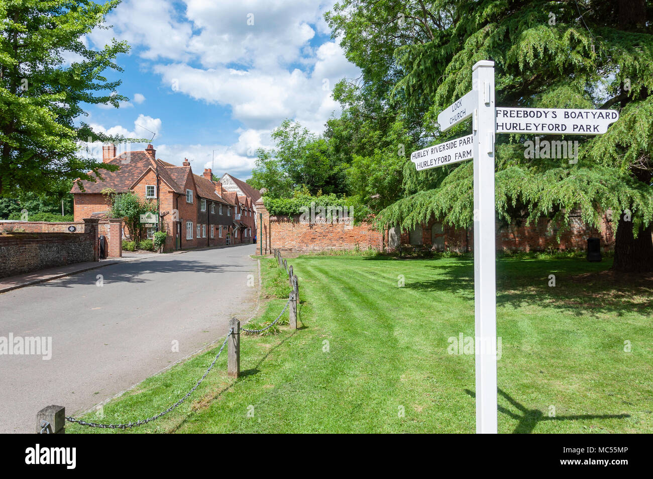 Hurley village sign hires stock photography and images Alamy