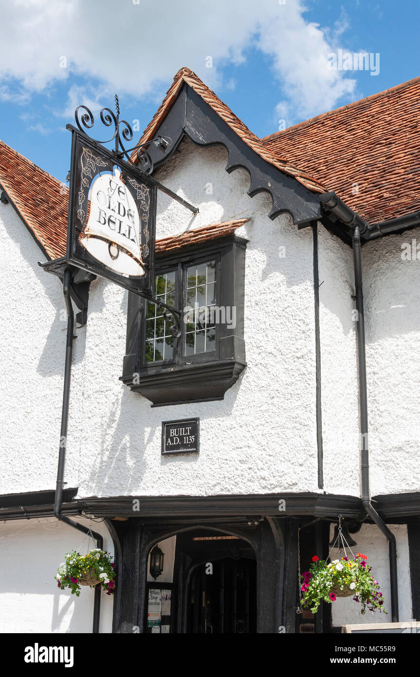 Hurley village sign hires stock photography and images Alamy