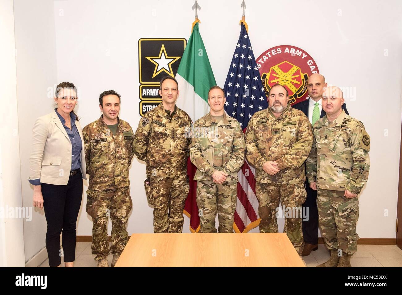 Antonio erik hi-res stock photography and images - Page 3 - Alamy, image size:1300x957