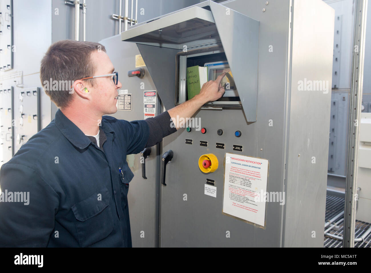 pem stock photos pem stock images alamy daniel coghill industrial electronic controls technician checks on one of the air cleaning towers pem is responsible - Controls Technician Job Description pem stock photos pem stock images alamy daniel coghill industrial electronic controls technician checks on one of the air cleaning towers pem is responsible - Controls Technician Job Description