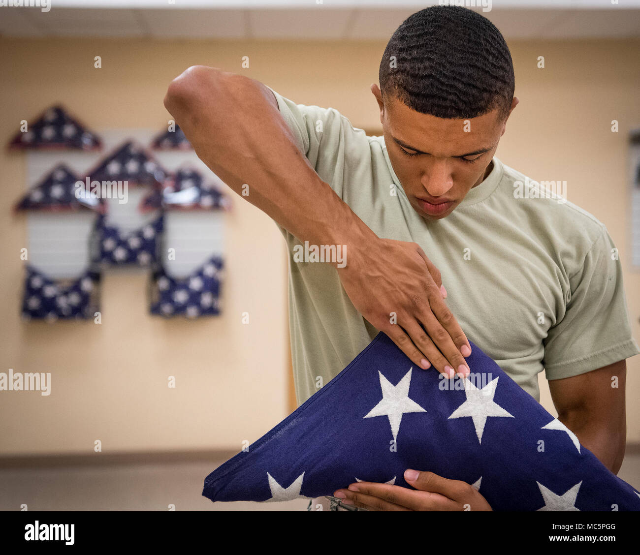 flag folding procedure