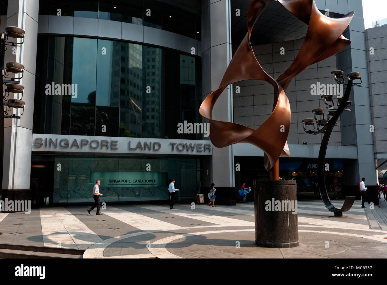 Sculpture outside the Singapore Land Tower, Raffles Place, Singapore Stock Photo