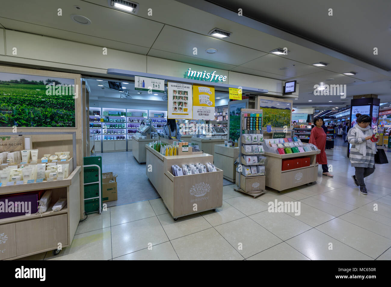 Incheon, South Korea - April 5, 2018 : A Innisfree store at Bupyeong Modoo Mall, Bupyeong Underground Shopping Mall in Incheon Stock Photo