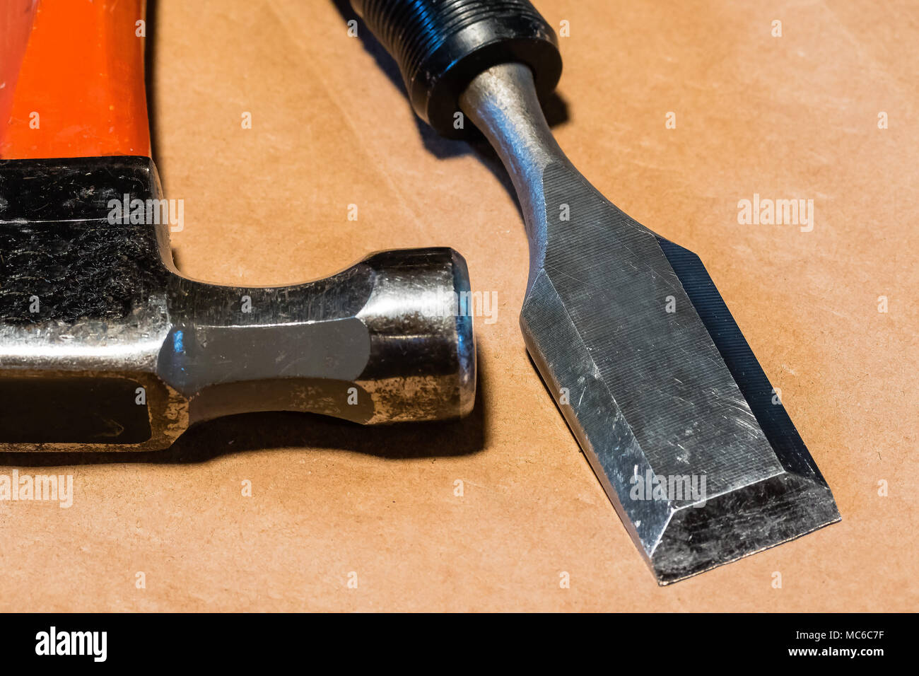 Hammer and chisel hires stock photography and images Alamy