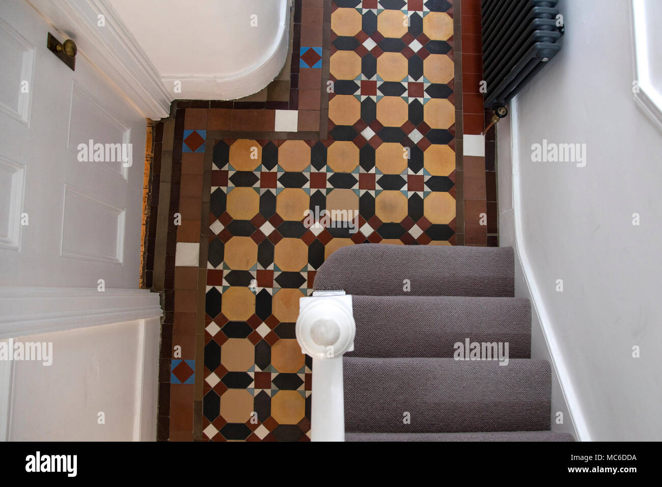 Victorian tiles hires stock photography and images Alamy