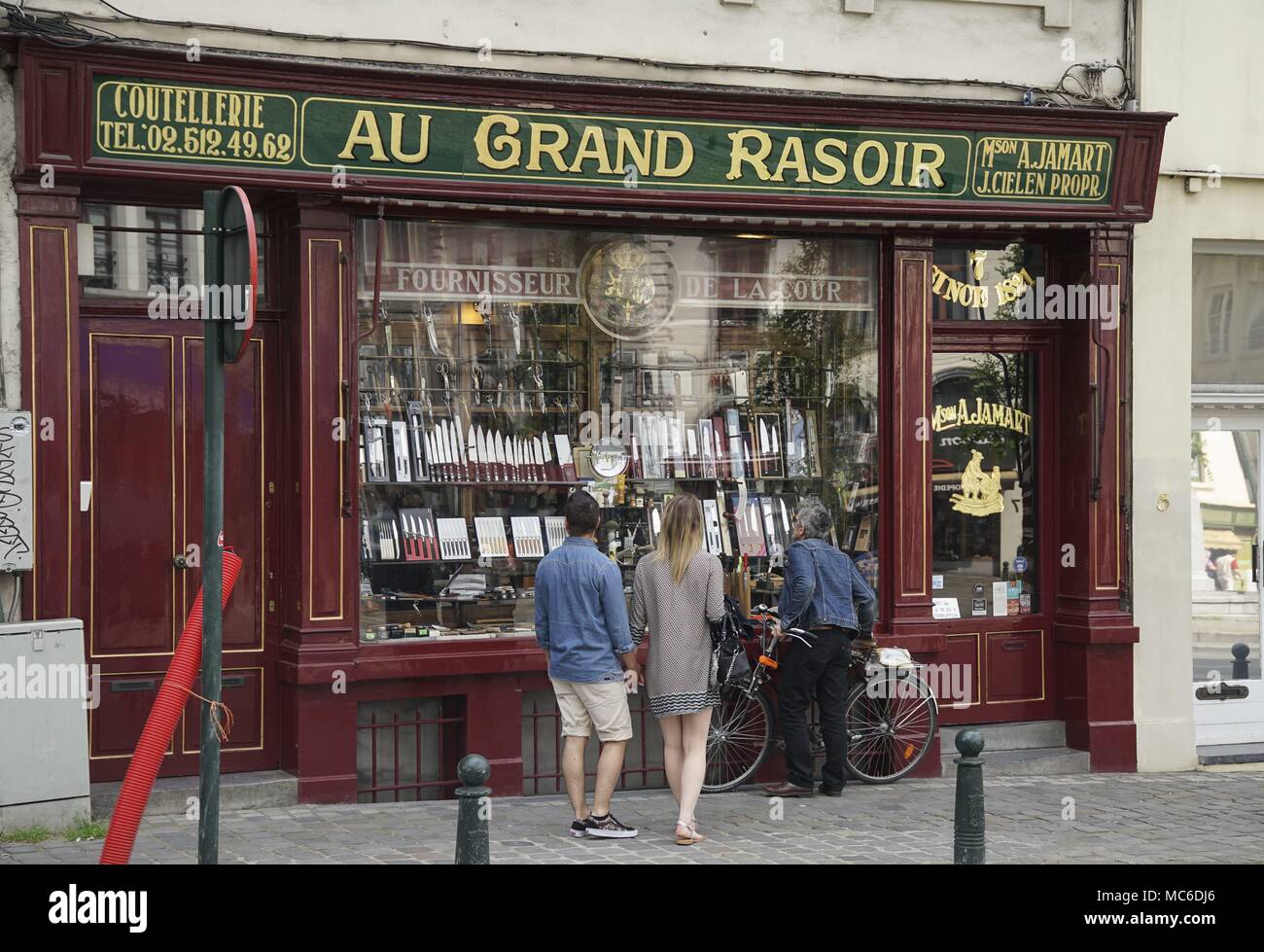 Au grand rasoir hi-res stock photography and images - Alamy