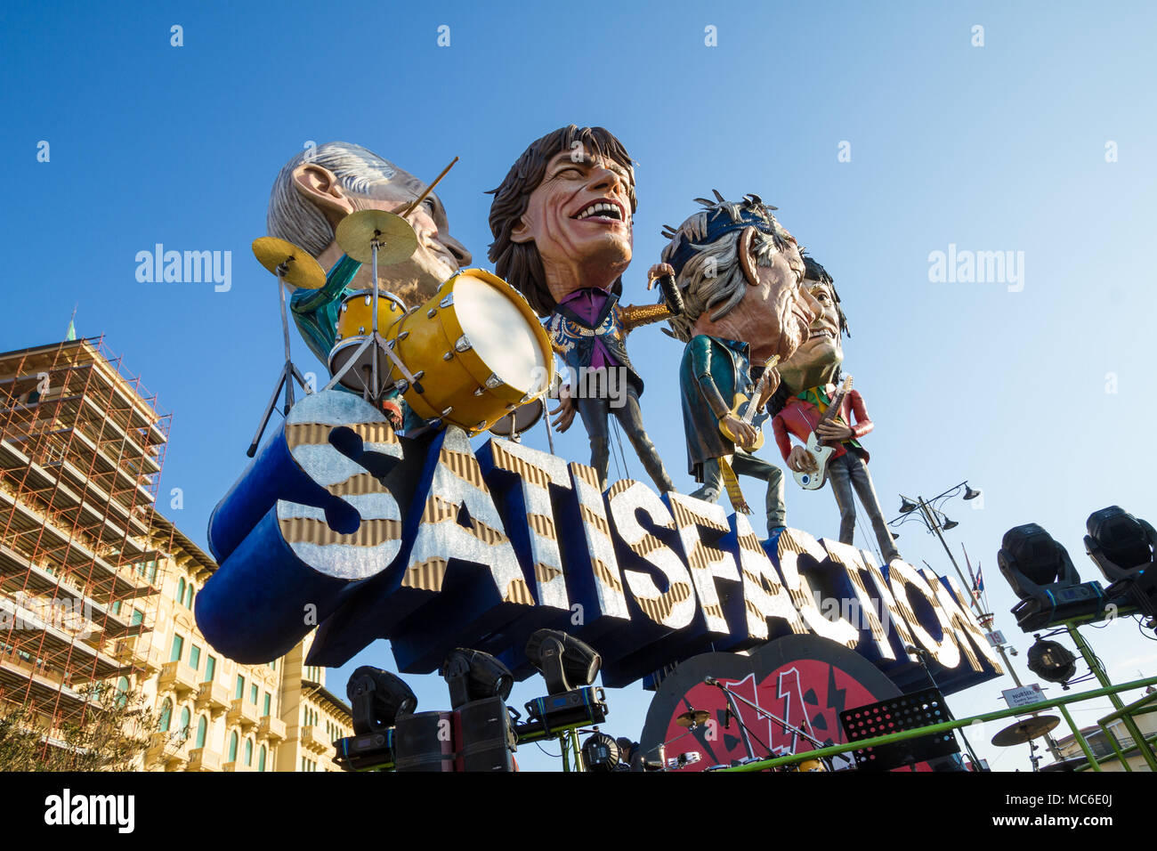 Viareggio, January 2018: Rolling Stones caricature in carnival parade of  floats and masks, made of paper-pulp, on January 2018 in Viareggio, Tuscany  Stock Photo - Alamy