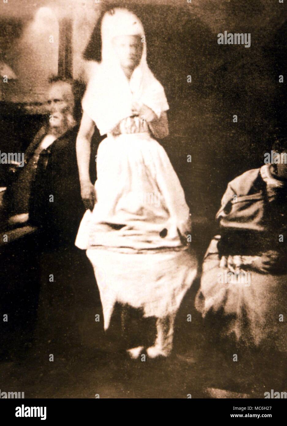SPIRIT PICTURES A striking picture of the materialised spirit Katie King, photographed for Sir William Crookes at a seance held in London, 1874 Stock Photo