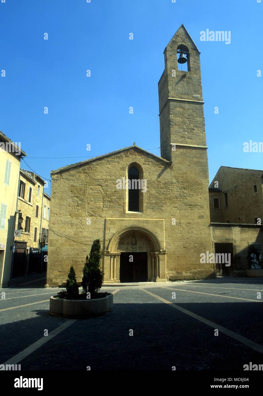 NOSTRADAMUS - SALON. The church of St Michael in the square behind the house in which Nostradamus lived in the sixteenth century Stock Photo