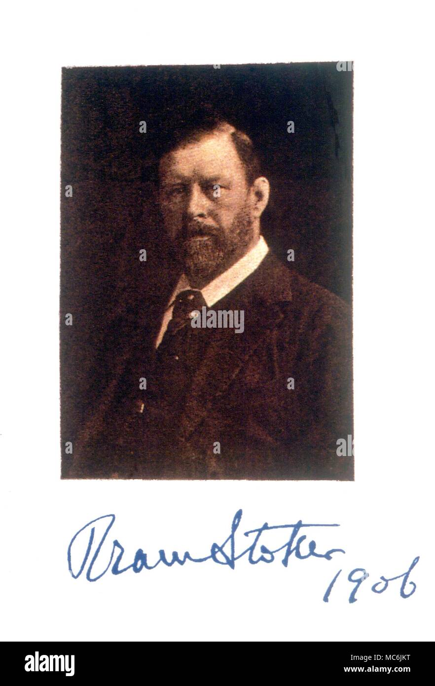 DRACULA - BRAM STOKER. Portrait print of Bram Stoker, with his own signature (1906). Stoker (1847-1912) wrote the novel Dracula Stock Photo