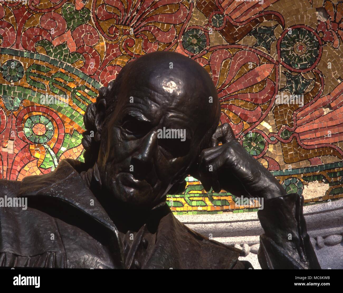 Homeopathy - Hahnemann. Sculpted portrait of the homeopathist and mason, Samuel Hahnemann (1755-1843), by Charles Henry Niehaus. In the Scott Circle, Washington DC Stock Photo