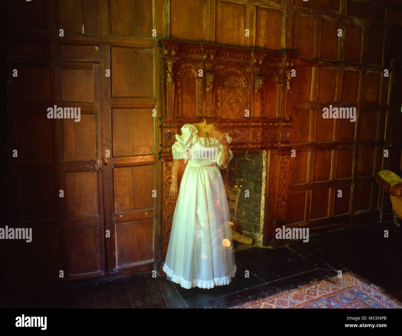 Headless ghost woman hires stock photography and images Alamy